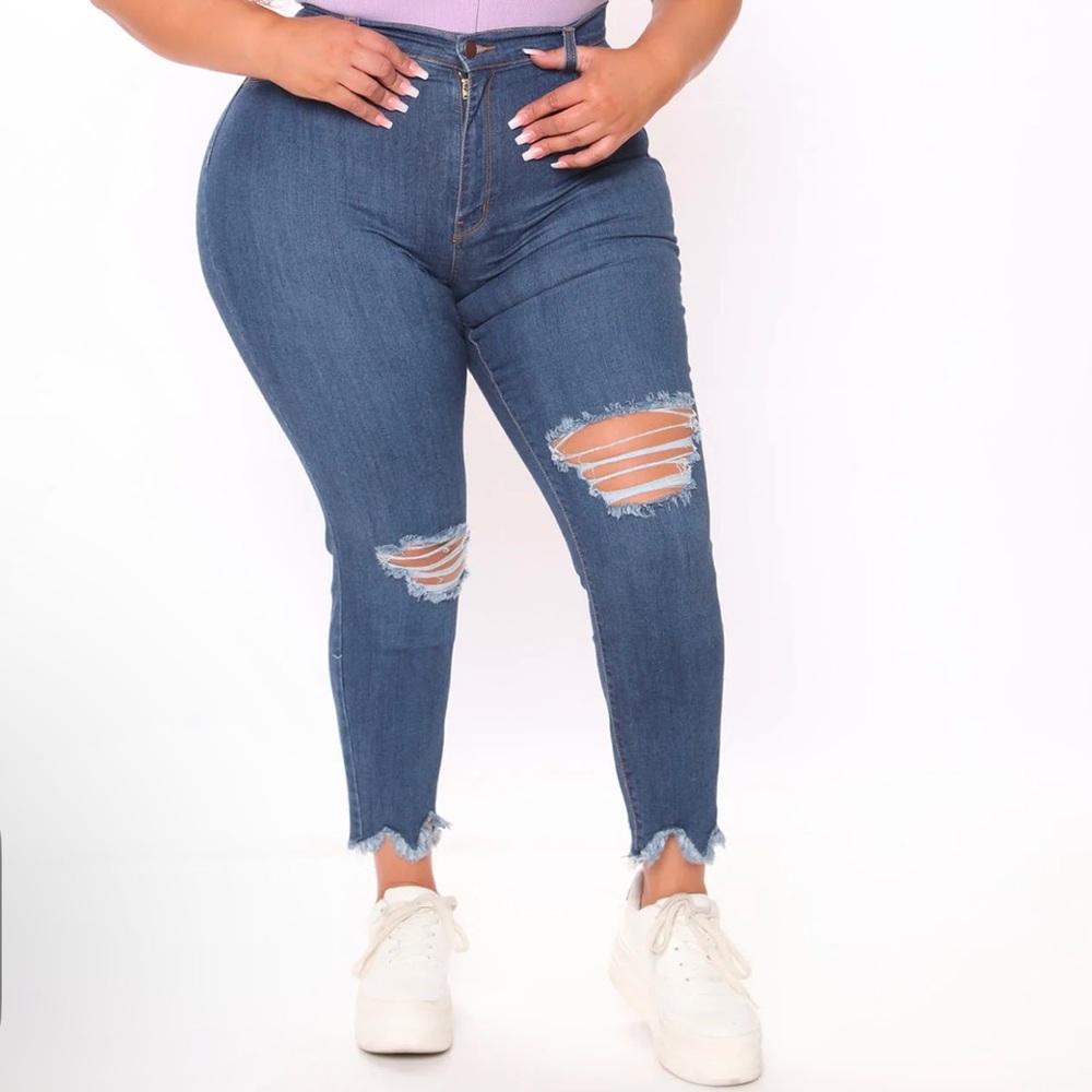 Dark Wash High Waist Jeggings Distressed size 15 NWT